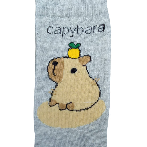 Medias 3/4 Puño Capybara con frutas fondo gris