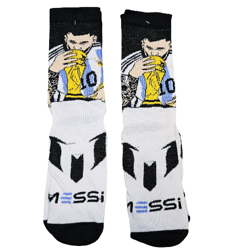 Medias 3/4 Argentina - Messi besando la Copa