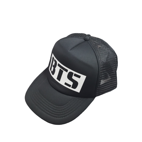 Gorra trucker BTS Letras Negras